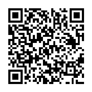 而且最近迟迟到来的军训也正在大张旗鼓的准备着二维码生成