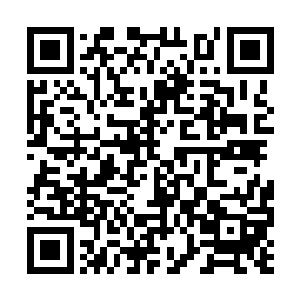 而且正是刚刚洗温泉时自己见到的那两个中的一个二维码生成