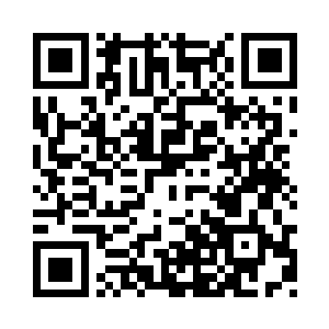 而且还和一堆经过培训的女机甲人玩二维码生成