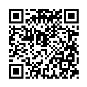 而且这些小孩身上穿的衣服也是五花八门二维码生成