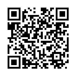 而且这位姑娘生怕别人认不出来她似的二维码生成