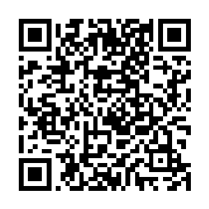 而两架机甲在对方击中废墟之前就操控机甲快速地闪避了二维码生成