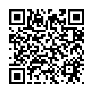 而人家不过只是随手往身后挡了一下二维码生成