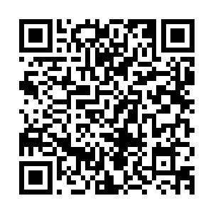 而从镜子里看到站在自己身后不远处的天道那有些暧昧的眼光时二维码生成