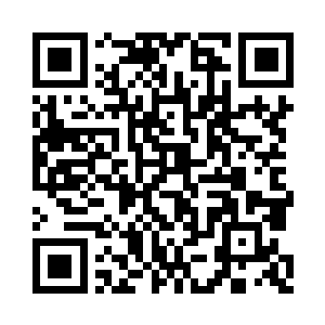 而他们的对面则站着几名不知所措的玉蕾保安二维码生成