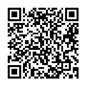 而他再次出现之时已经来到慕以柔十丈外的一处地面二维码生成