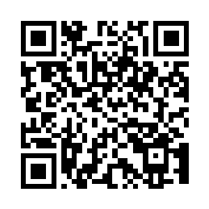 而他后面的人拿着很多卷起来的大旗二维码生成