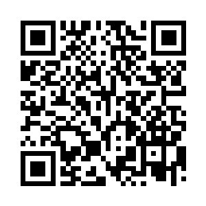 而他平时那羞涩又自持的矜持也褪去二维码生成
