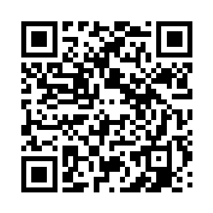 而他的右手已经扣住腰间的p226手枪拔出来二维码生成