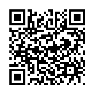 而他这个父亲却身在隔家万里的异国他乡二维码生成
