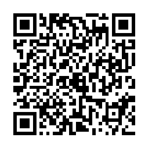 而传完球的荣光则闪身从三个土耳其球员的包围圈中撤出来二维码生成