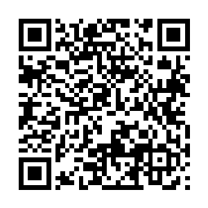 而你却得天天看着她和那个男人恩爱地生活在一起二维码生成