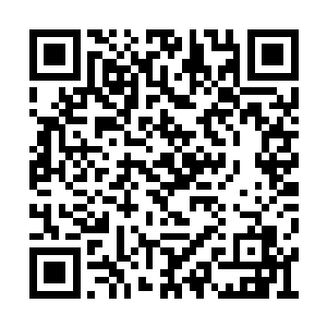 而关于姬炫图为什么将英雄擂放在他雕塑的身边二维码生成