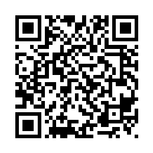 而凌予则是待在湖心亭的办公室里二维码生成