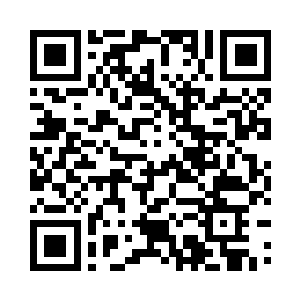 而几乎就在这青衣男子话音落下的瞬间二维码生成