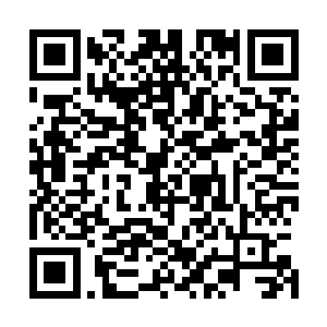 而凤羽珩和玄天歌自然是有份儿坐到那些有夜光杯的桌上的二维码生成