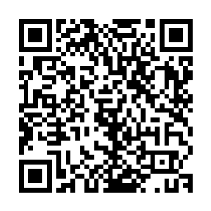 而卡布德斯更是在第一时间以自己所能达到的最快速度避开黑虎二维码生成