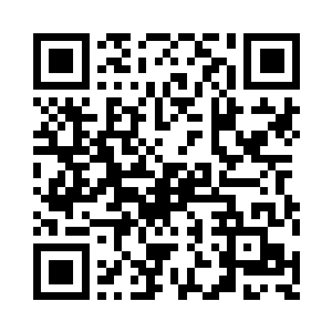 而可怜的刘荷花两眼含着泪站在屋门口二维码生成