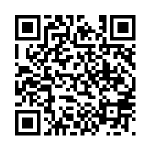 而司见御此刻正躺靠在墙角的沙发上二维码生成