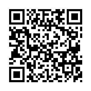 而在不远处为帕翠西娅化着妆的理查德二维码生成