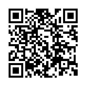 而在她的前方有着两位被迷雾所笼罩的老者二维码生成