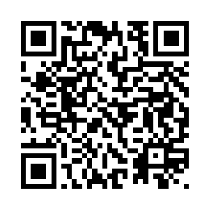 而在这金属撞击声和剧烈轰鸣声中二维码生成