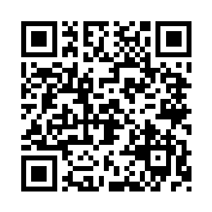 而地上面的这位还真的就被这两记枪托下去二维码生成