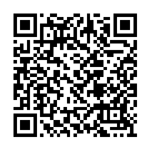 而奴隶们依然兢兢业业地挖掘着矿洞里的铁矿石二维码生成