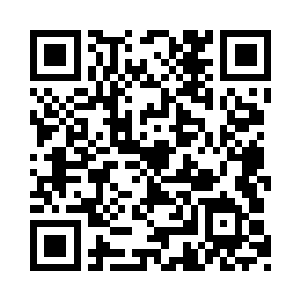 而媳妇姐姐也在这个时候猛的扯了我的衣角二维码生成