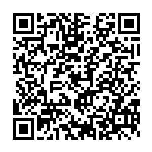 而就在阿瑞斯因为不知道接下来该怎么做而有些犹豫和彷徨的时候二维码生成