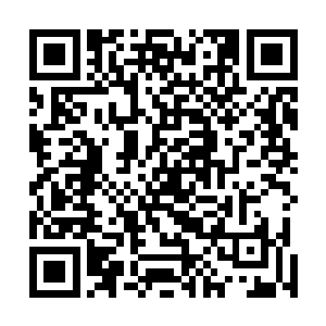 而当他探查到武逆身边一个穿着黄裳美丽得醉人的女子后二维码生成