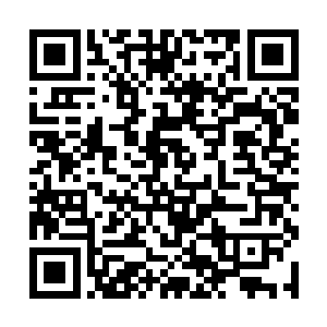 而房子内一个身穿唐衣的老头倒是让苏凡十分的好奇二维码生成