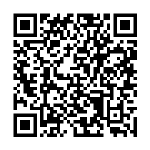 而房间的大床上面横七竖八躺着四具白花花的娇躯二维码生成