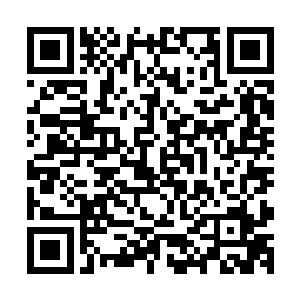 而文聘则和数百兵士就在营地前虎视眈眈一般地盯着这些俘虏二维码生成