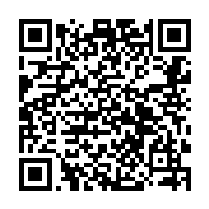 而是他无法要求他的朋友们为了他而放弃自己的追逐二维码生成