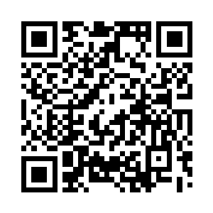 而是双眼紧紧的盯着站在最前面的苏凡二维码生成