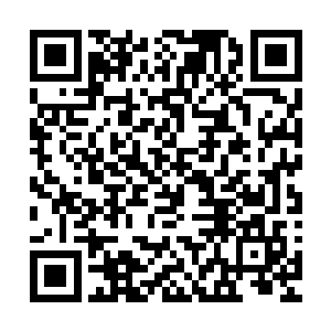 而是因为两位美女的纤纤玉手已经落在了他腰部两侧的软肉上二维码生成