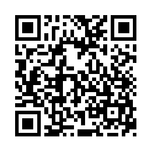 而是夹在它们中间的那座稍微小一些的冰山二维码生成