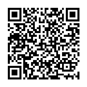 而是抽出自己的手轻抬自己的上半身再次揽住我的脖子二维码生成