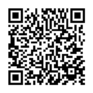 而是有些殷勤得挑了几样不错的菜放到了赵玲霜面前的碟子里二维码生成