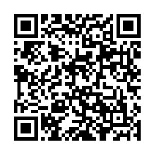 而是用胡亮给他配的一把钥匙悄无声息的打开了房门二维码生成