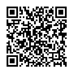 而是直接朝着那个洞口下面脚不沾地的冲了过去二维码生成