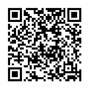 而是老老实实地按照对方的命令走到了一边站在了那里二维码生成