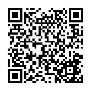 而是自然而然地将拒人于千里之外的神态呈现出来二维码生成