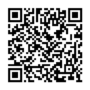 而是走到桌子前从里面取出一张绘有地图的锦帕二维码生成