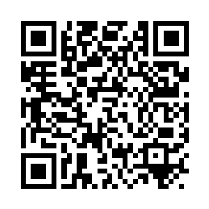 而是面无表情地朝着对决双方各看了一眼二维码生成