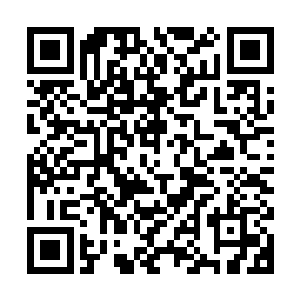 而来酒吧能如此轻易几口喝下几百块钱一杯酒的女人还是很少的二维码生成