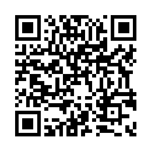 而楼的前方则是修剪整齐的漂亮欧式庭院二维码生成