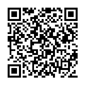 而漩涡处黑漆漆的洞口更是布满密密麻麻的雷霆二维码生成