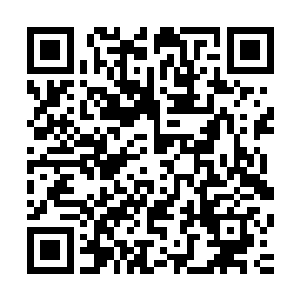 而现在这场面可以说比水银喷泉加五彩灯还要漂亮上十倍百倍二维码生成